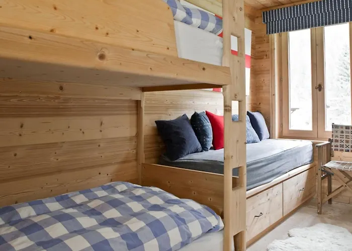 Superbe Avec Cheminee A Argentiere - Fr-1-343-192